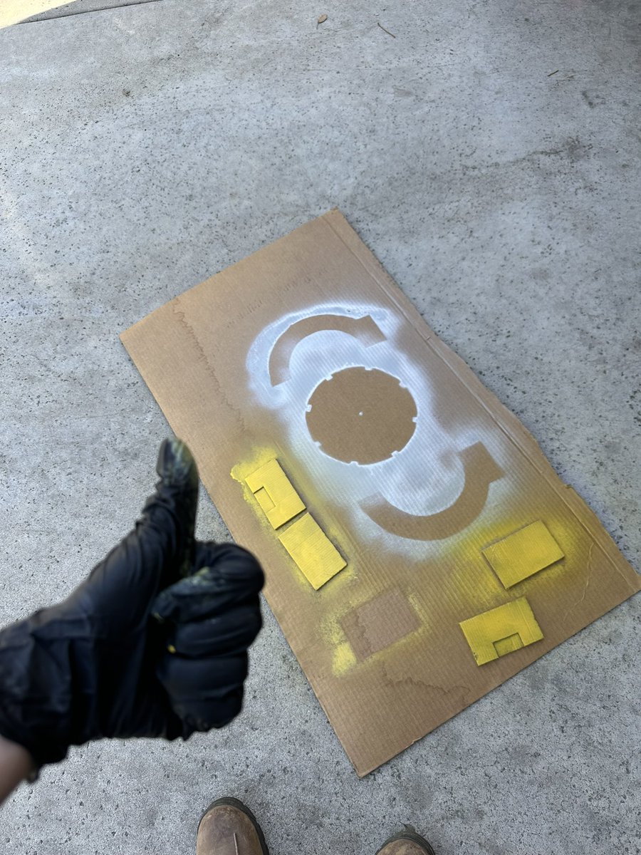 jv_tree's tweet photo. Update: i’ve begun spray painting should have it done sometime today or saturday
#shuckybanger #cosplay https://t.co/8DFlEM31dT
