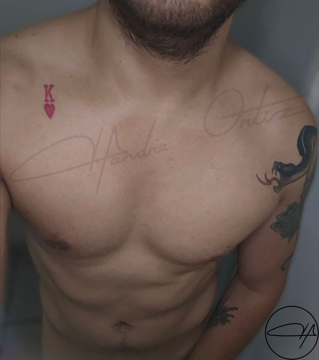 Una foto despues de la rutina de hoy, pesas y cardio con @Handrea 🤤🤤🤤 como no iba a terminar todo sudado 🥵🍆💦