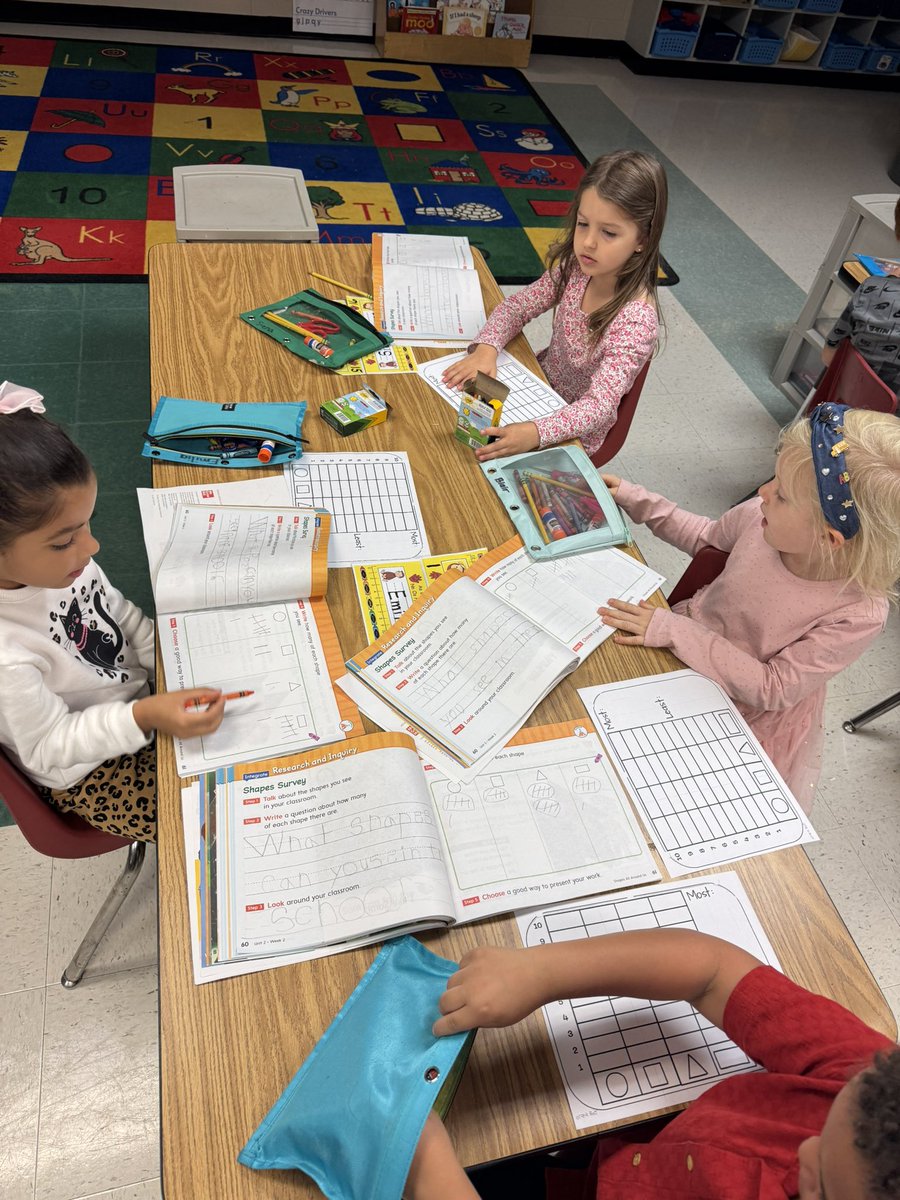 Athena Cira tweet media