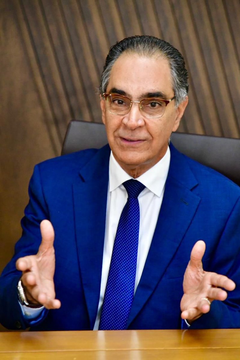 HazimNoelia's tweet photo. El doctor Santiago Hazim, exdirector de Senasa, afirmó que siempre actuó con honradez y recordó que fue su gestión la que denunció ante el Ministerio Público las irregularidades detectadas en el sistema.

Dijo estar dispuesto a responder en cualquier escenario y destacó que su deber fue proteger los fondos públicos destinados a la salud. Su abogado, Miguel Valerio, reiteró que Hazim no tiene nada que ocultar y que ahora corresponde dejar que la justicia haga su trabajo.
