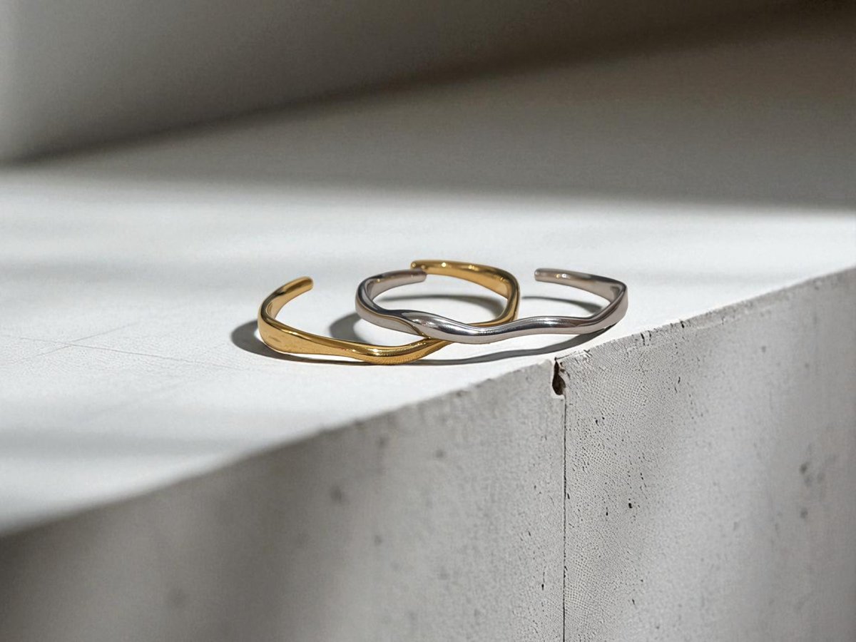 MarsenJewelry's tweet image. Sometimes the most powerful statement is the quietest one ✨
Our signature cuffs in gold and silver - designed for those who appreciate understated luxury and timeless geometry.
#MarsenJewelry #MinimalistLuxury #CuffBracelets #ModernDesign #TimelessStyle
