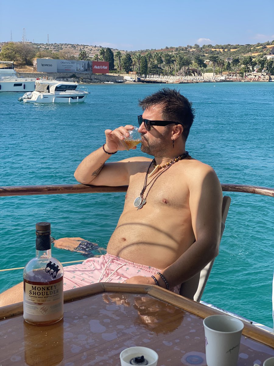 Yer tahmini yapan visky şişesini alır 🤪