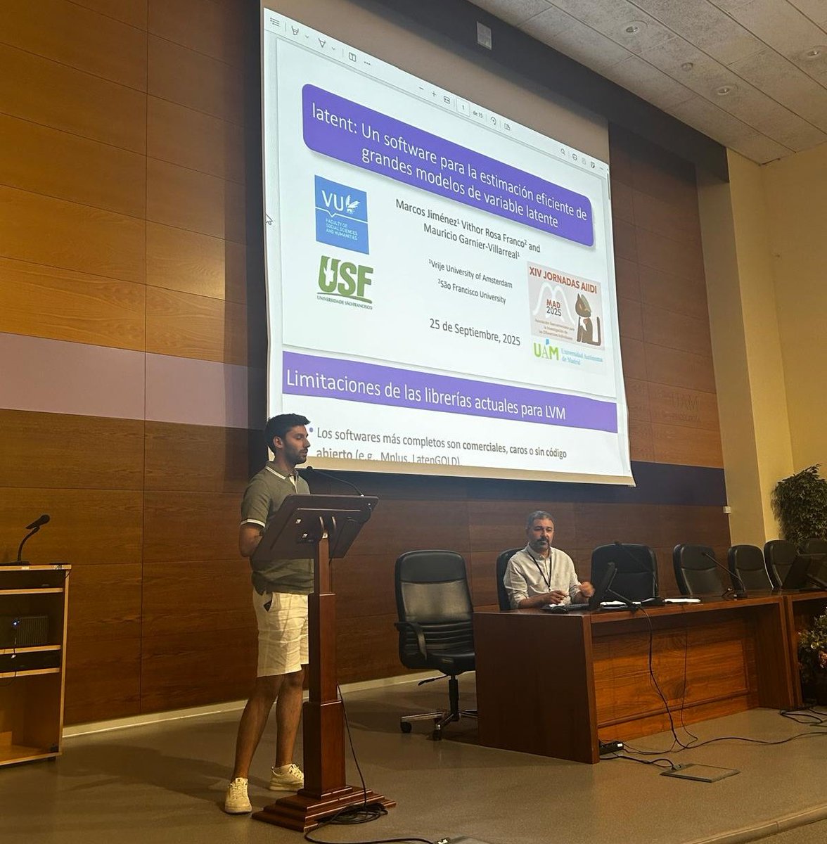 Primera mesa de comunicaciones sobre aplicaciones en el ámbito de las diferencias individuales moderado por Francisco J. Abad #aiidi2025