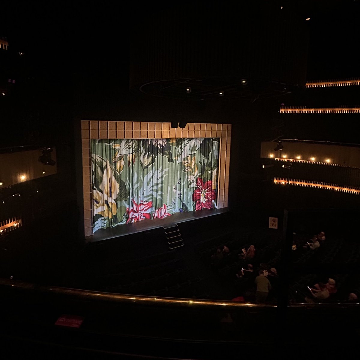 MrColesDrama's tweet image. Watching ‘The Last Stand of Mrs. Mary Whitehouse’ @NottmPlayhouse!

Both Maxine Peake and Samuel Barnett are a tour de force!

Also, curtain up at 18.30 is a game changer! I hope this becomes more of a thing!
