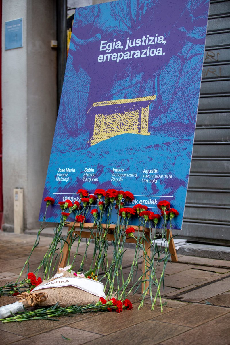 𝐌𝐨𝐧𝐛𝐚𝐫 · 𝟒𝟎 𝐮𝐫𝐭𝐞. 🌹

𝐄𝐠𝐢𝐚 𝐨𝐬𝐨𝐚, 𝐦𝐞𝐦𝐨𝐫𝐢𝐚 𝐞𝐭𝐚 𝐛𝐢𝐤𝐭𝐢𝐦𝐚 𝐠𝐮𝐳𝐢𝐞𝐧 𝐚𝐢𝐭𝐨𝐫𝐭𝐳𝐚. 𝐕𝐞́𝐫𝐢𝐭𝐞́, 𝐦𝐞́𝐦𝐨𝐢𝐫𝐞 𝐞𝐭 𝐫𝐞𝐜𝐨𝐧𝐧𝐚𝐢𝐬𝐬𝐚𝐧𝐜𝐞 𝐝𝐞 𝐭𝐨𝐮𝐭𝐞𝐬 𝐥𝐞𝐬 𝐯𝐢𝐜𝐭𝐢𝐦𝐞𝐬.

Aitzina joateko memoria lagungarri dugu. Iragana