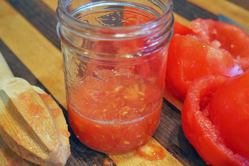 Gardeners_Path_'s tweet image. How to Save Tomato Seeds for Planting - saving your own tomato seed is easy, economical, and a great way to ensure you grow the plants you want. Learn how to collect and save tomato seeds now on Gardner's Path. gardenerspath.com/plants/vegetab… #seedsaving #tomatoes