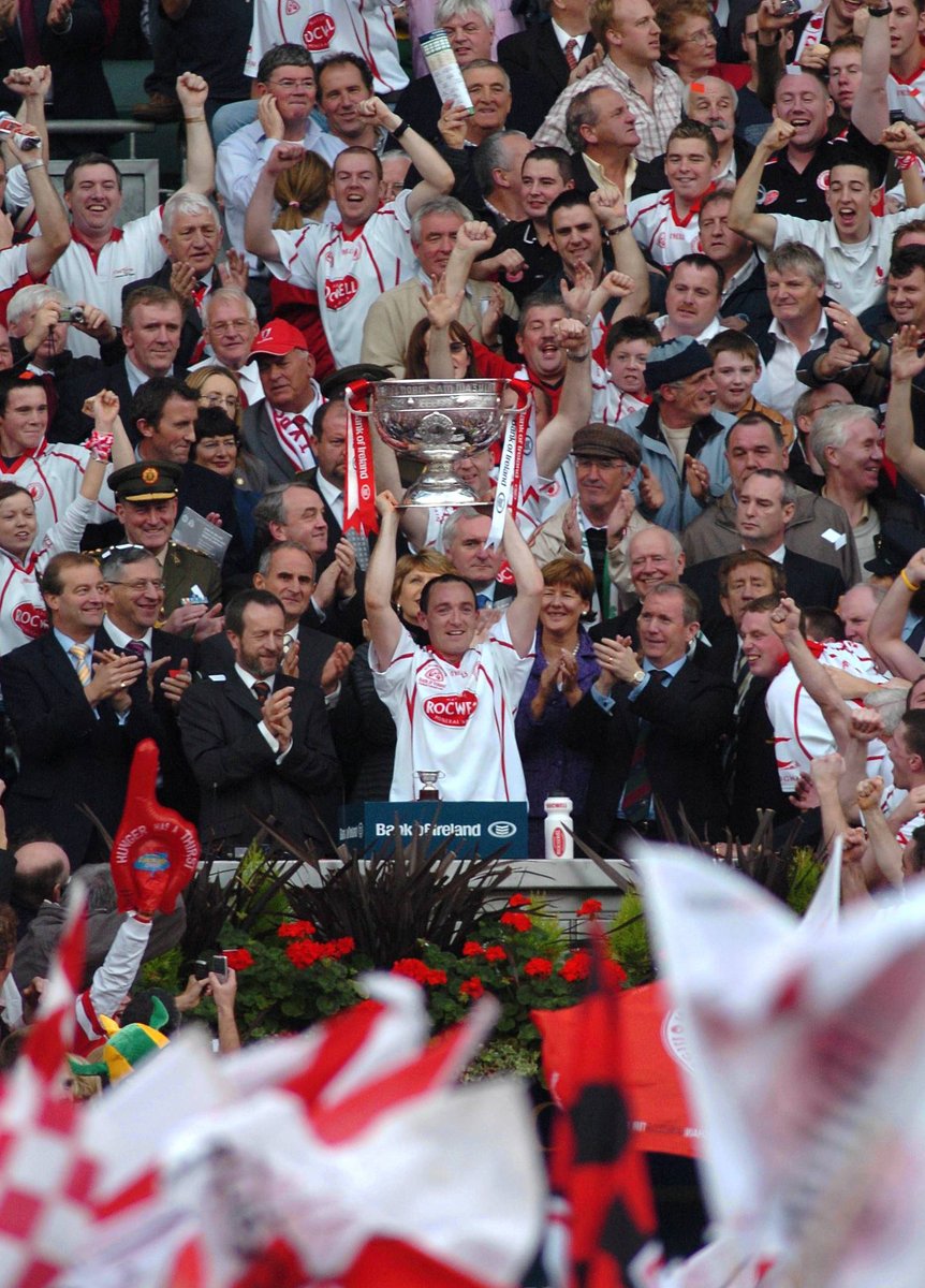 TyroneGAALive's tweet image. 20 years ago today ⚪🔴

On 25th September 2005, Tyrone overcame Kerry in the All-Ireland Final to lift the Sam Maguire for the second time in three years.

It was a performance built on resilience, belief and the spirit of a group who inspired a county and reshaped the landscape…