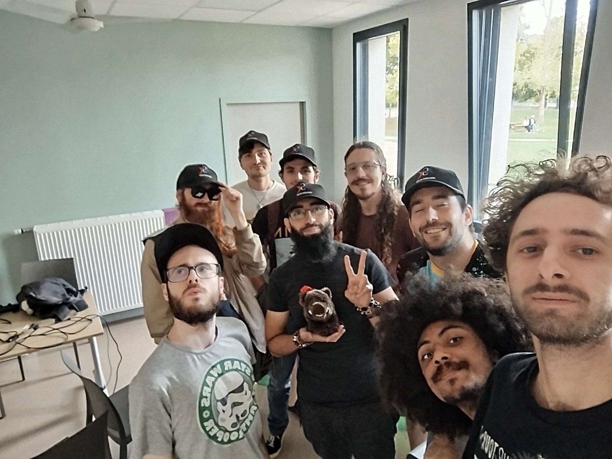 ✨Voici les graphs et photos du top 8 de notre première session : VSPT #1 !

Merci à tous nos adhérents pour cette inauguration mémorable 🙌

👉RDV Samedi 27 pour la prochaine édition : start.gg/tournament/vsp…