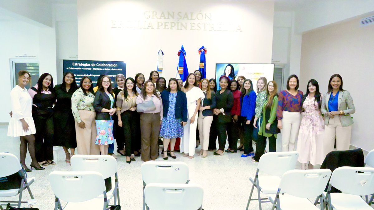 MMujerRD's tweet photo. El @MMujerRD junto a la Fundación Dominicana de Desarrollo (@fddesarrollo), realizó el taller-conferencia “Visión Femenina 360°: Capital-FDD, Conexiones y Crecimiento”, dirigido a mujeres estudiantes y egresadas de carreras #STEM (ciencia, tecnología, ingeniería y matemáticas), como parte de nuestro compromiso con la inclusión, el empoderamiento económico y la igualdad de oportunidades en sectores estratégicos.