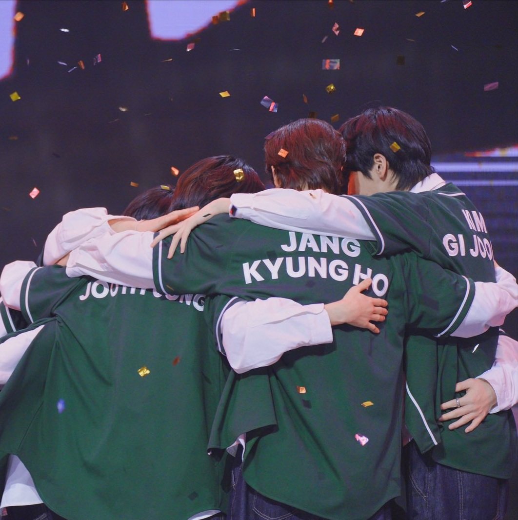 Gaenggoimnida_'s tweet photo. HAPPY GROOVS DAY URI GROOVIES AND GROOVER 💚💚💚
I don't know we still celebrate it this day again or not but i always tried to remember this day is our day 💚💚💚
What ever the way we take but we always together 💚💚
IT'S TIME TO GROOVE
#GROOVEDAY
#GrooveToTheTop
#GROOVETEAM https://t.co/GBTR3Ffrm3