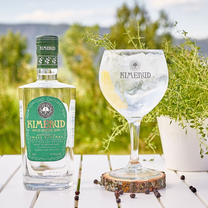 Friday's call for a superior G&amp;T. Award-winning Kimerud Wild Grade Gin, with 22 farm-grown botanicals, is pure Norwegian magic in a glass. Cheers! 🍸

#FridayGin #GinAndTonic #KimerudGin #Weekend

rumshop.co.uk/product/g004