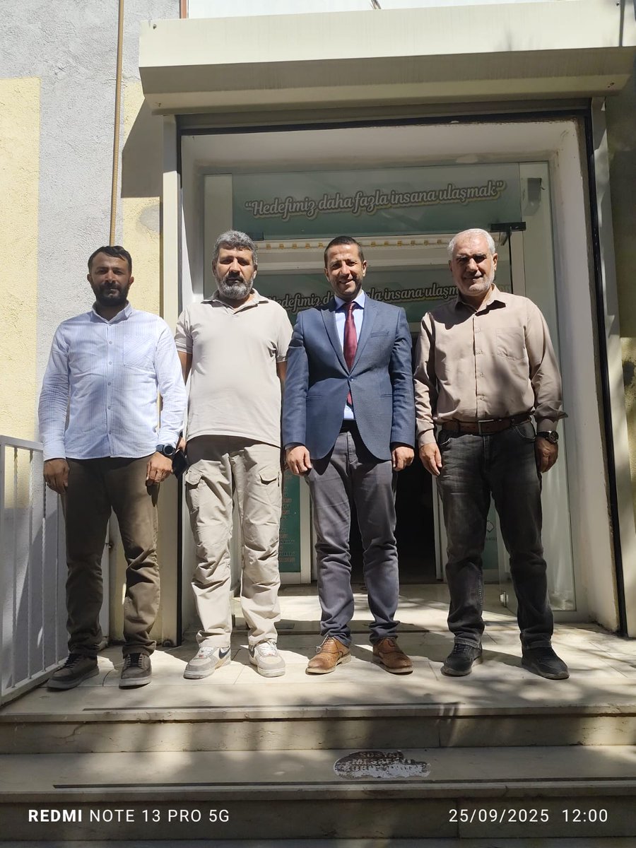 Yönetim kurulumuzla beraber ilçemiz Halk Eğitim Merkezi Müdürlüğü'nü ziyaret ettik.Kıymetli müdürümüz Sn. Mustafa ÇEKMEZ'e ilgi, alaka ve nazik sahipliğinden dolayı teşekkür ediyoruz.
<a href="/ebsmardin/">EBS Mardin</a>