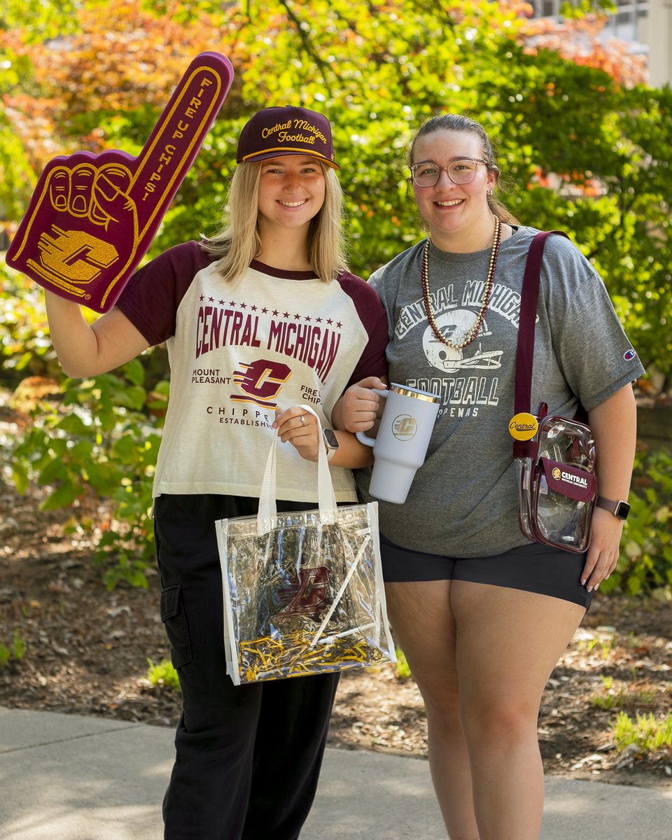 CMUBookstore's tweet photo. It's Game Day!  The CMU Bookstore will be open today from 9:00am-5:00pm! #FireUpChips #BeatEasternMichigan https://t.co/gsM1FtWXdg