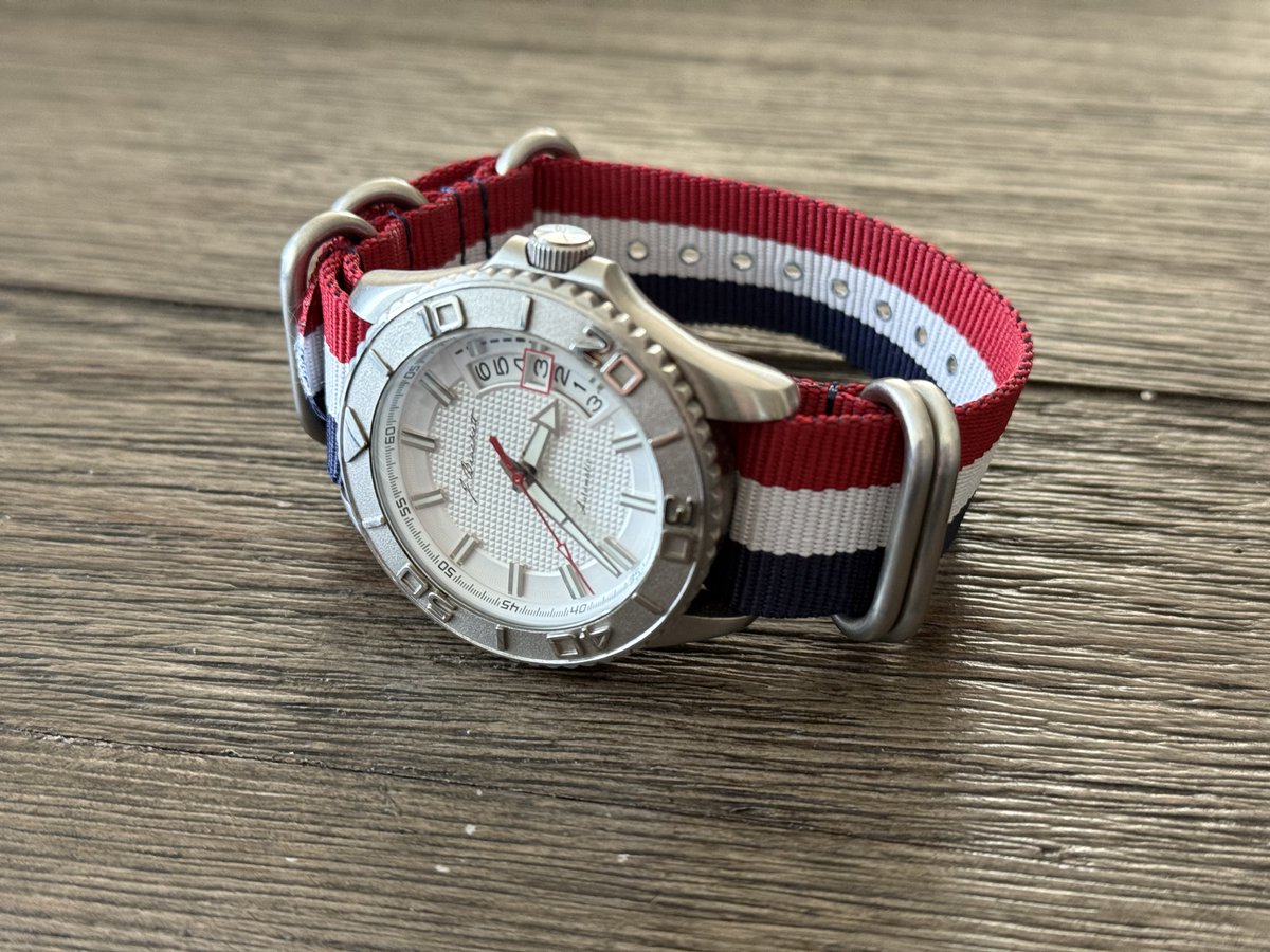 Patriot Z5™ | Red &amp; White &amp; Blue | One-Piece | Nylon | Brushed Hardware

🛒 ow.ly/Lwy750X2qEy