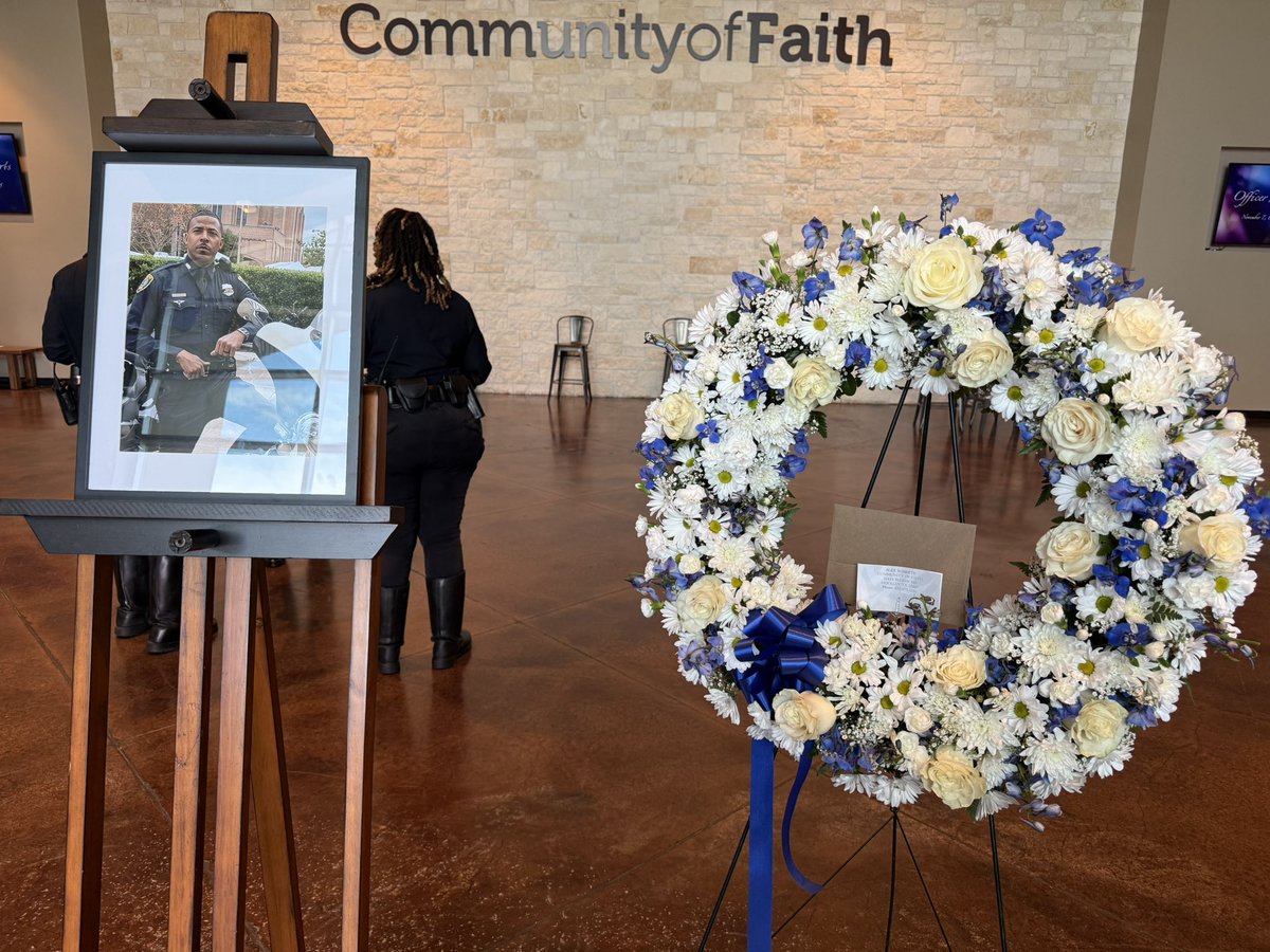 HCSOHonorGuard's tweet image. The Harris County Sheriff's Office Honor Guard attended the funeral service for Senior Police Officer Alex Roberts, who served with the Houston Police Department with honor and dedication.
His commitment to service will be remembered.
#houstontx #thinblueline #NeverForget