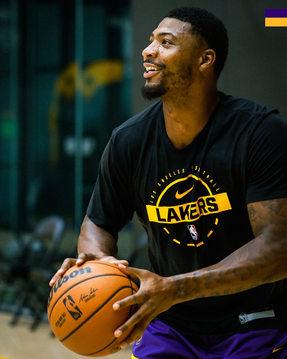 Lakers's tweet photo. Marcus and DA dialed in 💪 https://t.co/NIklYMBLK4