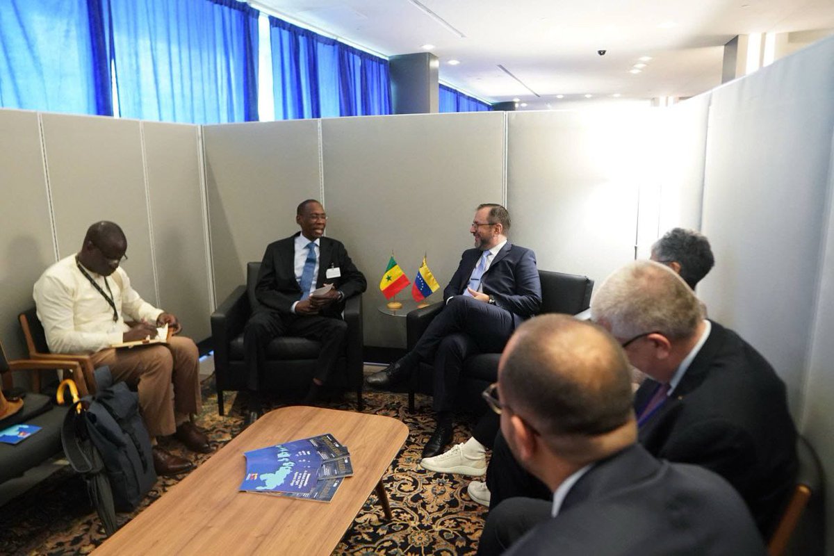 Le ministre vénézuélien des Affaires étrangères, Yván Gil, a tenu une réunion de travail fructueuse avec le ministre sénégalais des Affaires étrangères, Cheikh Niang. « Nous avons réaffirmé notre engagement à renforcer la coopération diplomatique, culturelle et stratégique.