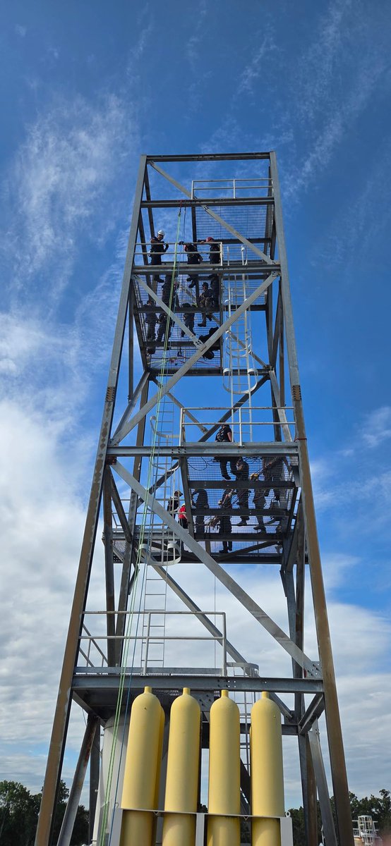 Springfdtx's tweet image. Four members of Spring Fire&apos;s Technical Rescue Team are enhancing their skills for high and low angle rescues at the @teexagency training facility in College Station this week.
They are earning @TCFP_info Ropes Awareness and Operations certifications.

#ropeskills #firefighters…