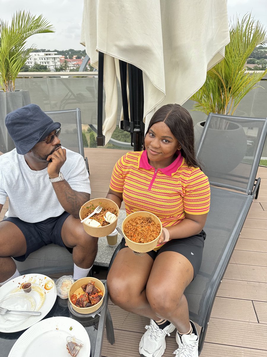 it_Rutie's tweet photo. Why was Iyanya looking at me like this ??😅 https://t.co/JoMW9sCJMM