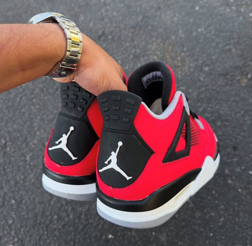 JustFreshKicks's tweet image. Air Jordan 4 “Toro Bravo” is set to return May 23rd, 2026 ❤️ bit.ly/4lOypA1