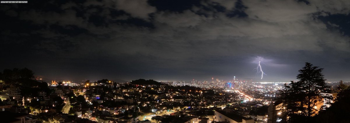 mat_fra's tweet photo. @NWSBayArea East bay strike from SF https://t.co/1hovBeYNrj