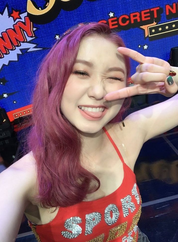 😵‍💫🫠 Denise, ex-membro do Secret Number, viralizou falando sobre o treino vocal dos idols de Kpop:

"Idols são performers, não cantores. (...) Antes de debutar, eles treinam, alguns por muito tempo, outros por pouco. Mas treinar não significa automaticamente que você fica bom no