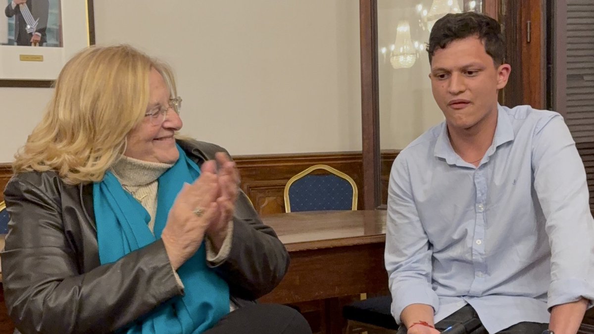 ⚪️🔵Para defender el trabajo realizado, viendo aciertos y errores.
Para empezar a construir el camino rumbo a 2029.
Para eso nos reunimos con la barra <a href="/422uy/">422 MVD</a> junto a la Senadora <a href="/gbianchi404/">Graciela Bianchi</a>, el Diputado <a href="/GuilleCurcho/">Guille Curcho</a> y el Edil Ramón Pastorin.

¡Vamos por más en Mvd 🙌🏼!