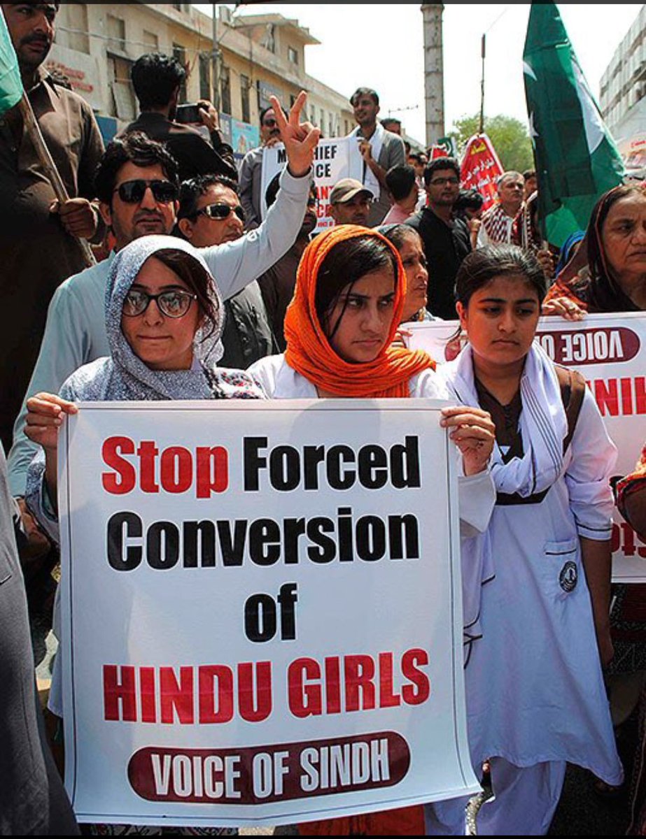 Amandee93778258's tweet photo. आइए इन बहादुर हिंदुओं की आवाज़ बनें
#HinduInPakistan #JusticeForHindus #IndiaForAll #TruthOfPakistan #EqualRights #DeshKiBaat #StandWithHindus #BharatMataKiJai #RealFaceOfPakistan https://t.co/alJJ6oe4V4