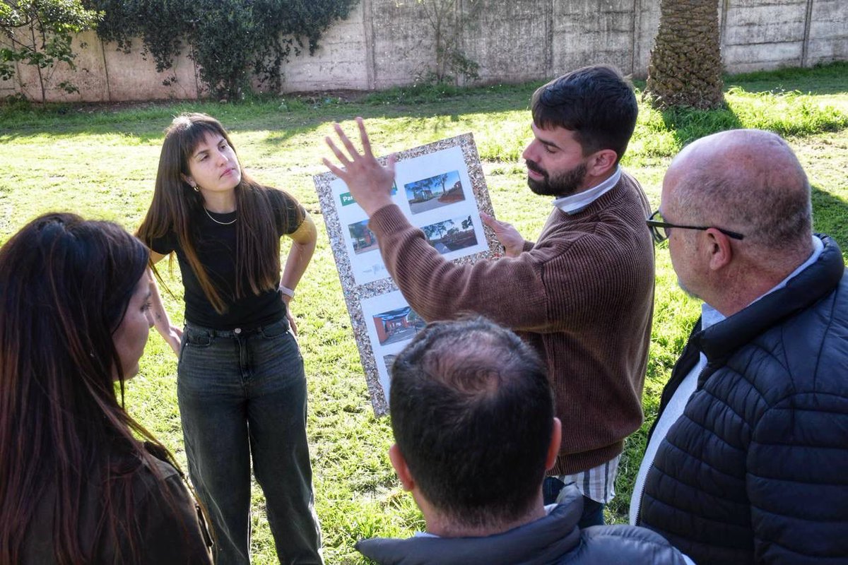 Colón va a tener un nuevo Parque Ambiental 🌳😍

Con <a href="/Waldemardecolon/">Waldemar Giordano 🇦🇷</a> y <a href="/ferdiazfer/">Fer Díaz</a> recorrimos el predio municipal donde estamos proyectando un espacio verde y sustentable para que los vecinos puedan venir a aprender y disfrutar con actividades ambientales. 

Este lugar solía ser