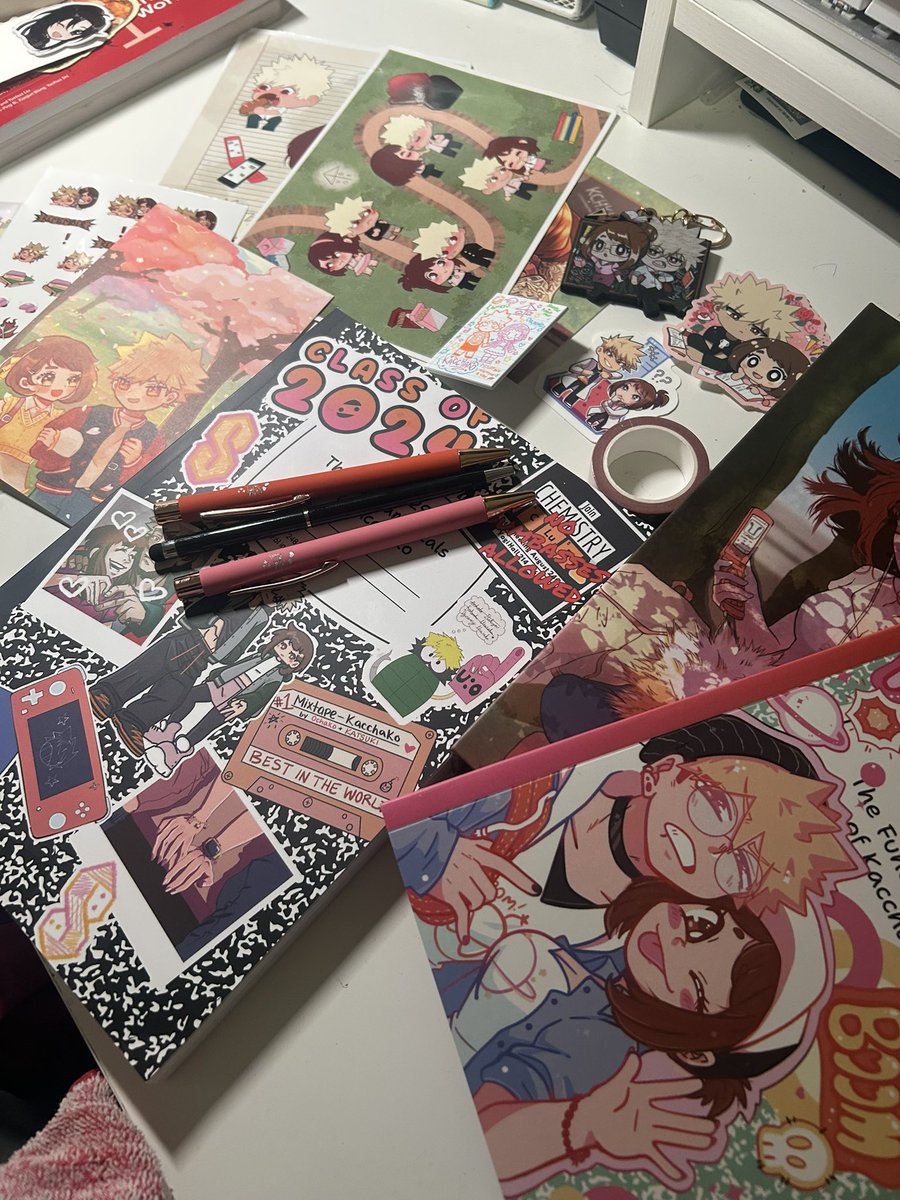 chiviscorpse's tweet photo. FINALLY GOT TO SHARE THIS BUT I GOT MY KACCHAKO ZINE!!! very cute i love it all 😝 @kchk529zine https://t.co/BA66dP3qTu