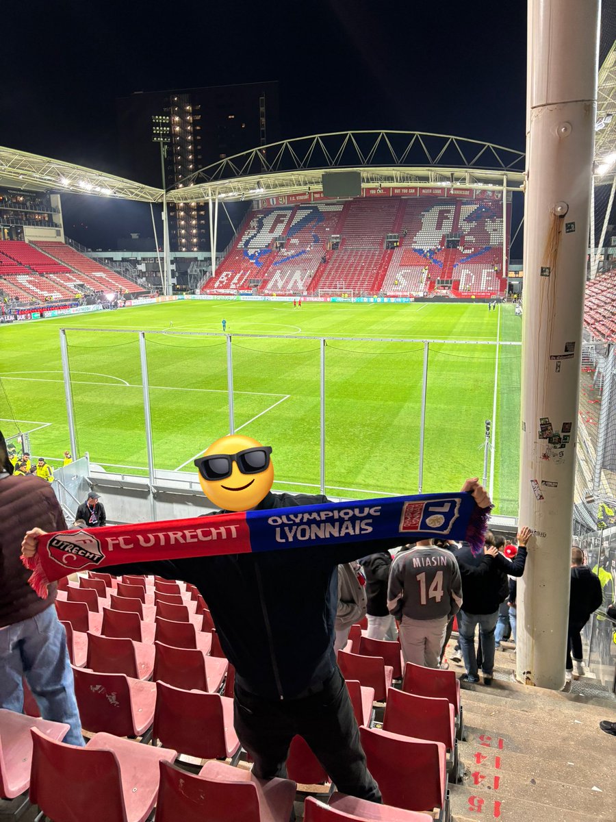 Clementmgrt's tweet image. Magnifique déplacement à Utrecht (30min de chez moi). Bravo aux locaux pour l’organisation et à l’équipe de l’OL pour le match. On avance ! #Utrecht #OL