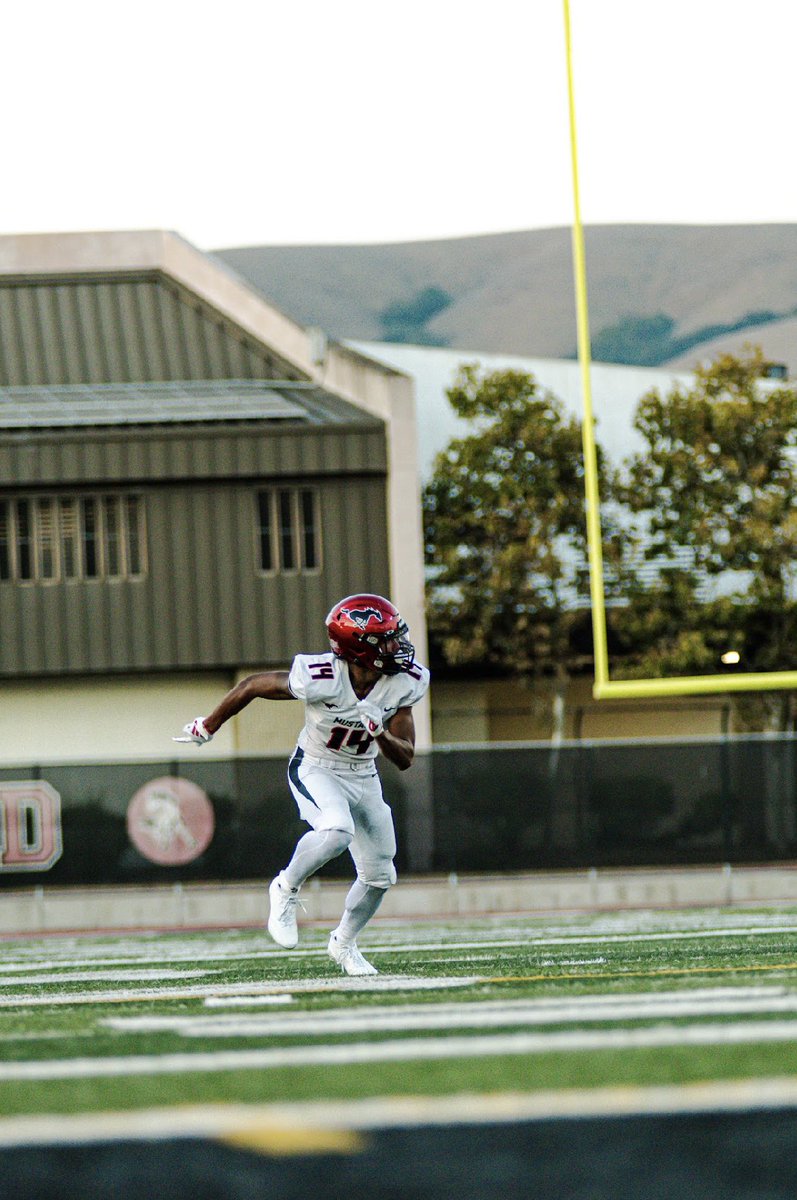 Weeks 1-4 offensive highlights 
<a href="/CoachJoeMV/">Joe Wingert</a> <a href="/BrandonHuffman/">Brandon Huffman</a> 
hudl.com/v/2Sndg2