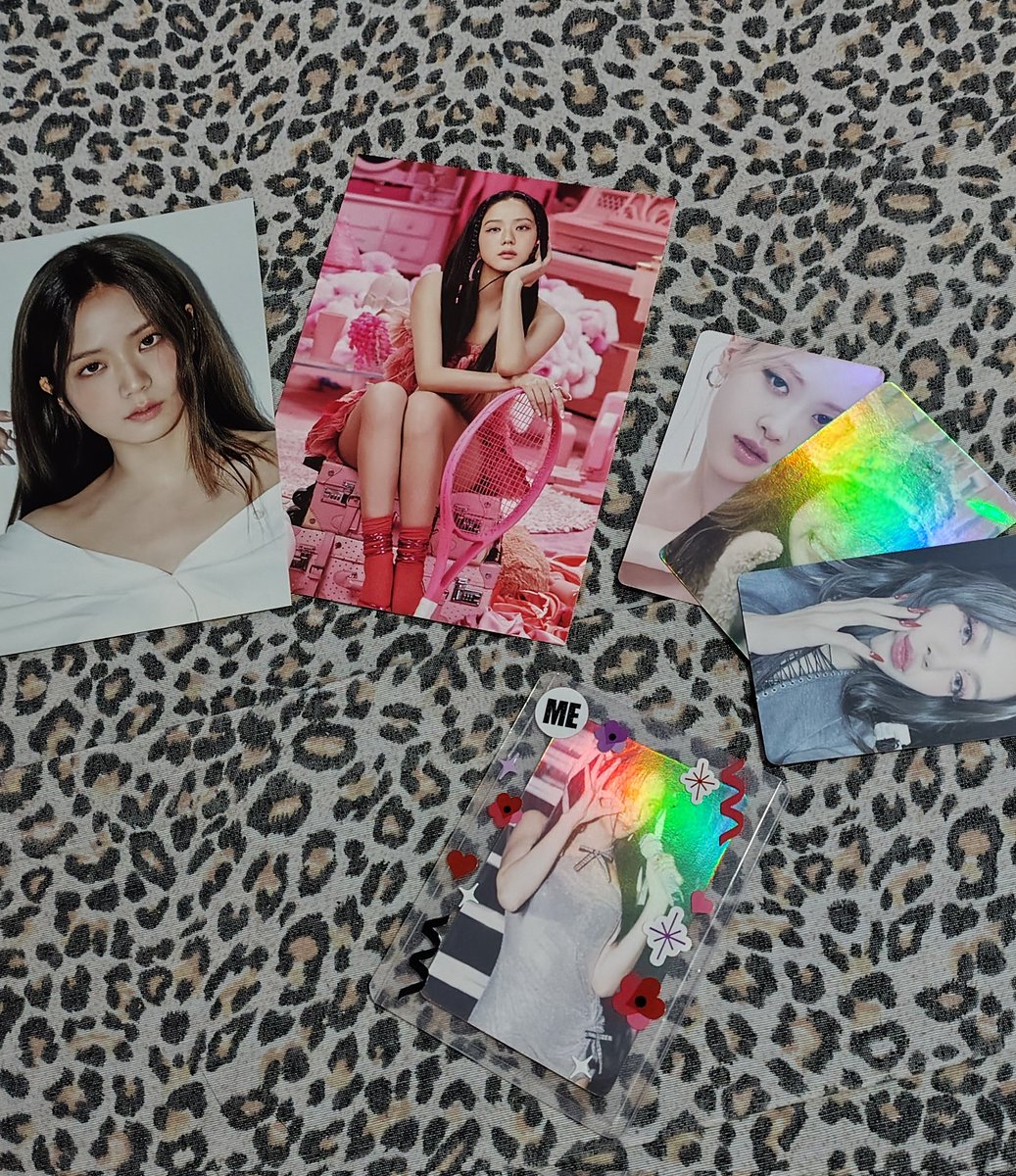 vicksooya's tweet photo. Feedback super positivo para @jichucollect , ela é uma querida, atenciosa, paciente, fofa, enviou super rápido! Não tive dor de cabeça Embalagem IMPECÁVEL, meu pc chegou em perfeito Estado, Eu AMEI esses brindes, Como jisoo new colector, só tenho agradecer
Amei esses post cards🩷 https://t.co/vUmA5NqYcW