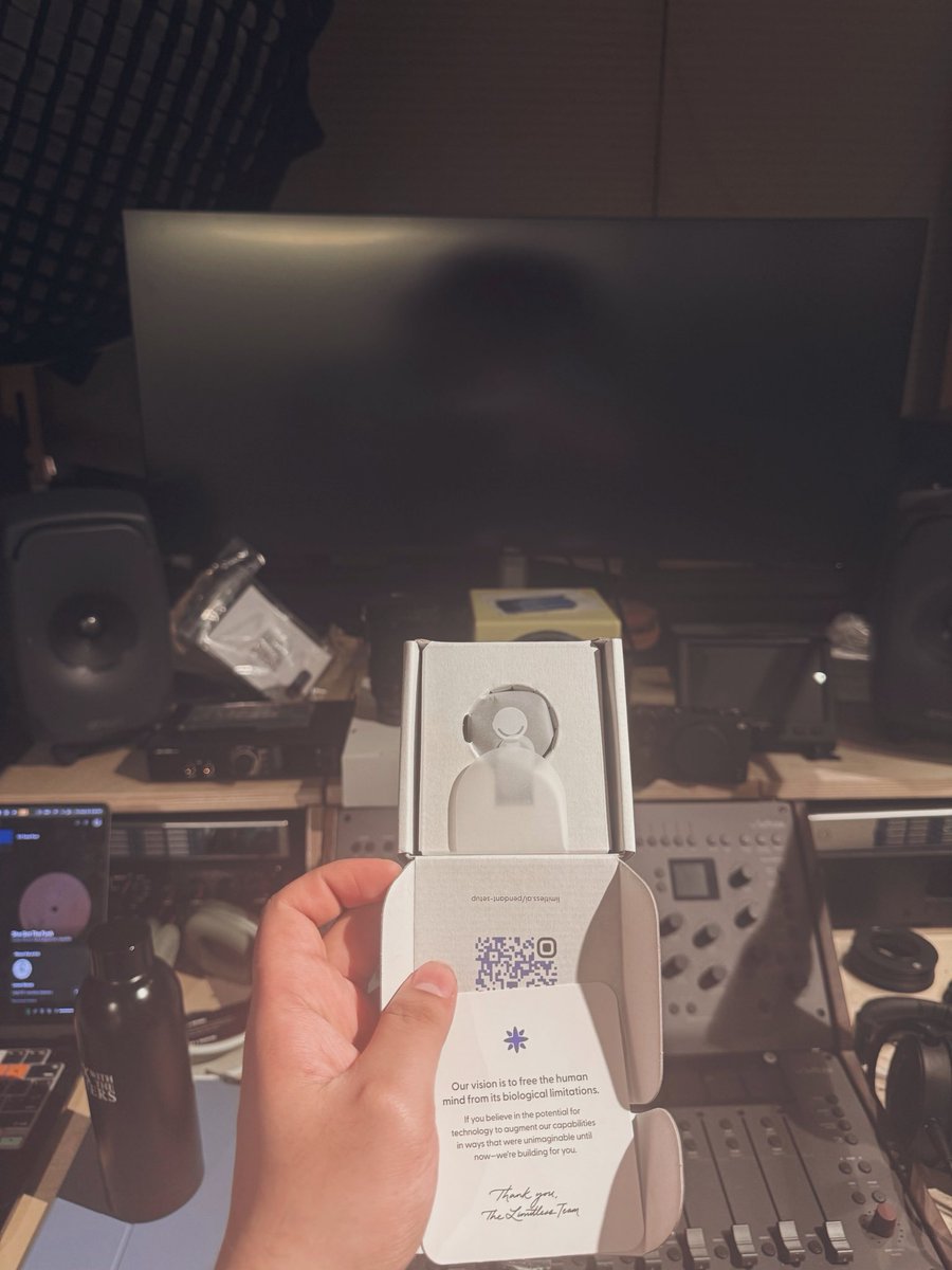 I’m stoked to try out the @LimitlessAI pendant https://t.co/BPRGgPdYfZ