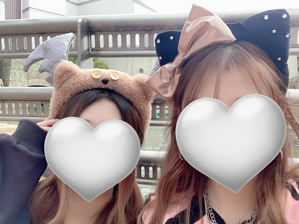 mil____iv's tweet photo. 初ハロウィンユニバたのしすぎた😭😭
叫びすぎて喉痛いけどイケメンと綺麗な人とかわいいゾンビに襲われるのは悪くない https://t.co/cocWygo1ui