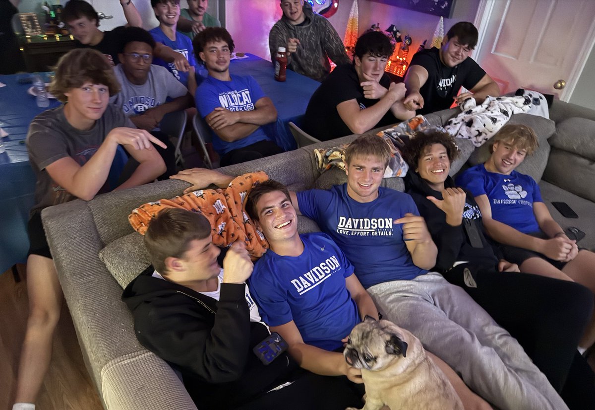 Thursday night means another Senior Dinner 💙 Thank you to the Snyder and Abele families for hosting and feeding our boys.  They also enjoyed voting for the Hilliard Davidson Football superlatives! 🏈🐾🏈 Go Cats!