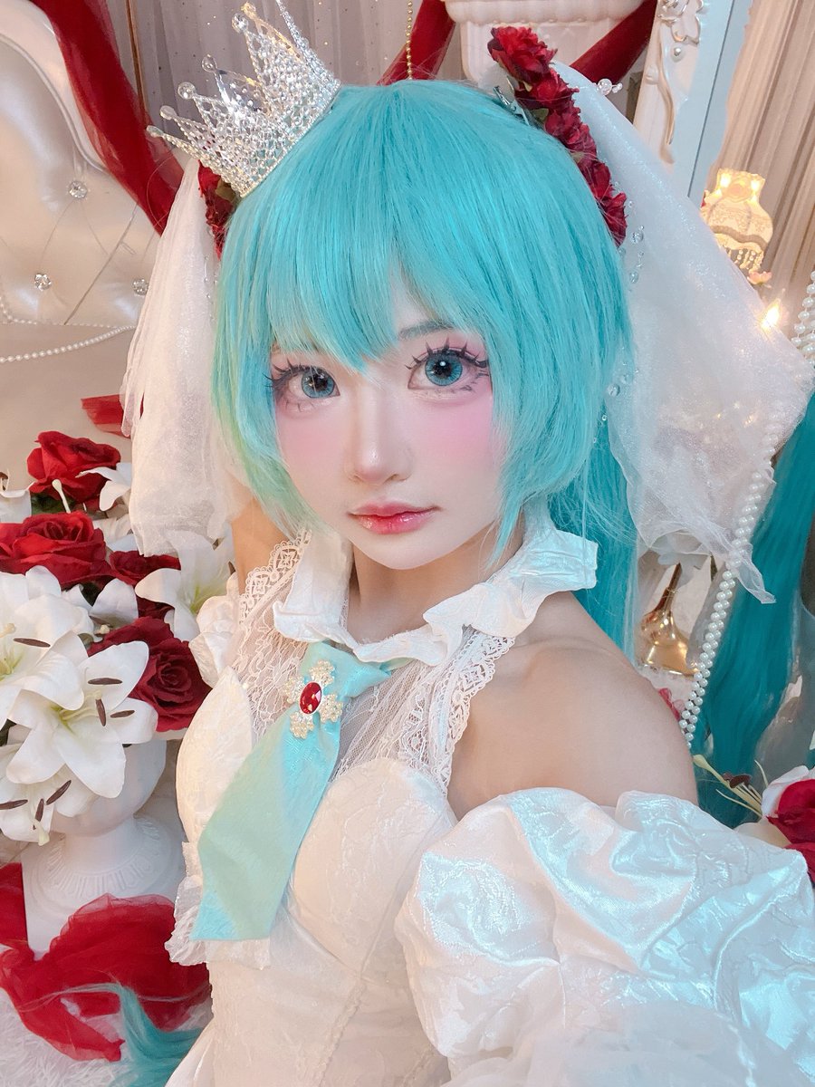 hamcooler's tweet image. 👑🌹#hatsunemiku #cosplay #miku