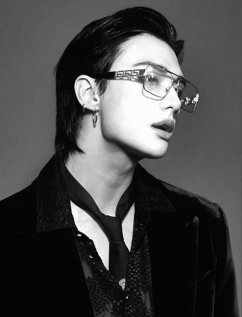 why does he look like a lesbian