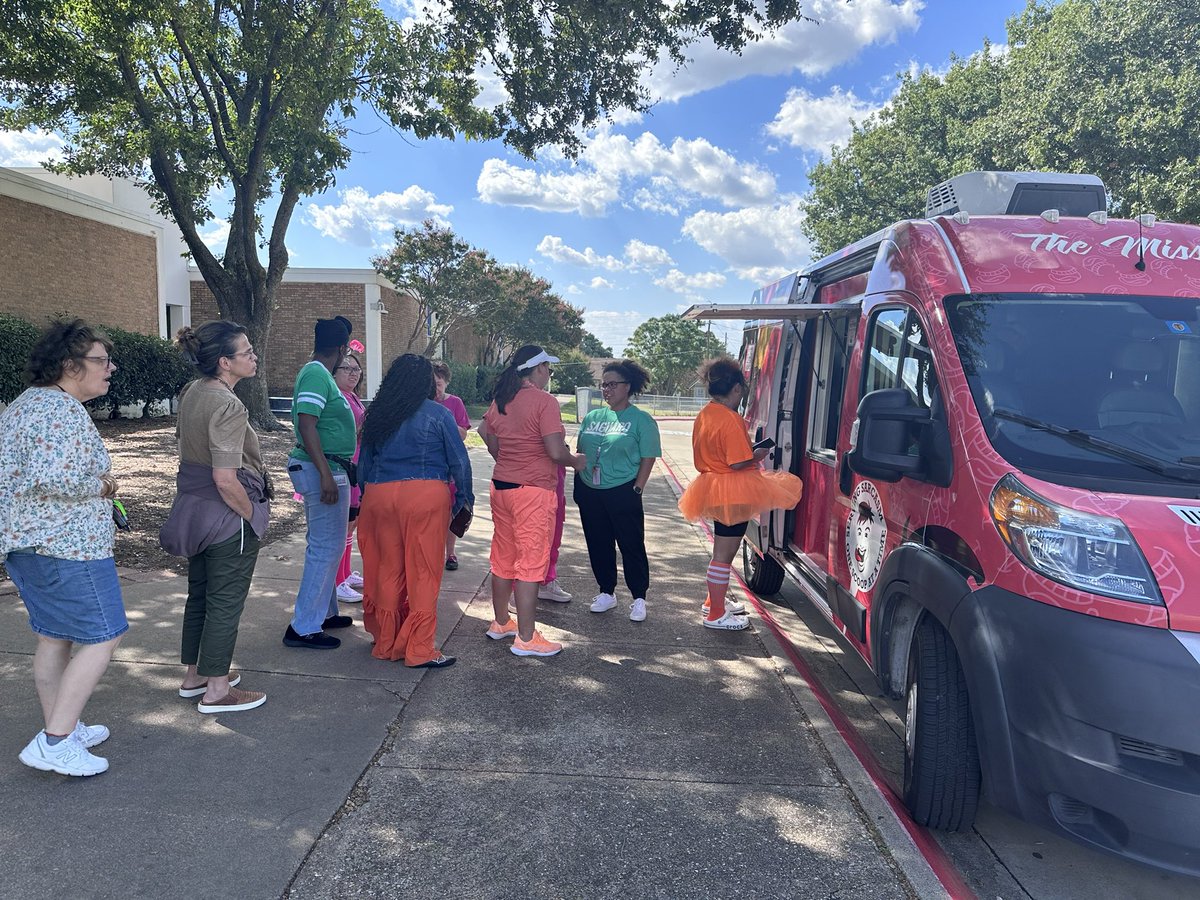Love when our Staff Meetings end with a special treat! Thank you to Horace Mann for educating us and bringing at Tongue In Cheek Ice Cream to <a href="/FRERoadrunners/">FRE Roadrunners</a>! #risddreambig