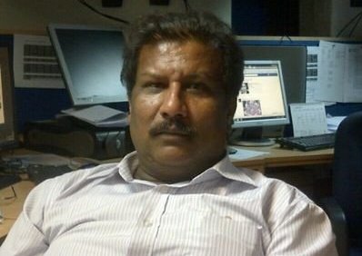 یہ ہے اعجاز احمد ، اس نے جیل میں عمران خان سے بدتمیزی کرنے کی کوشش کی ہے

سب لوگ اس دلے پر دل کھول کر لعنت بیجھیں