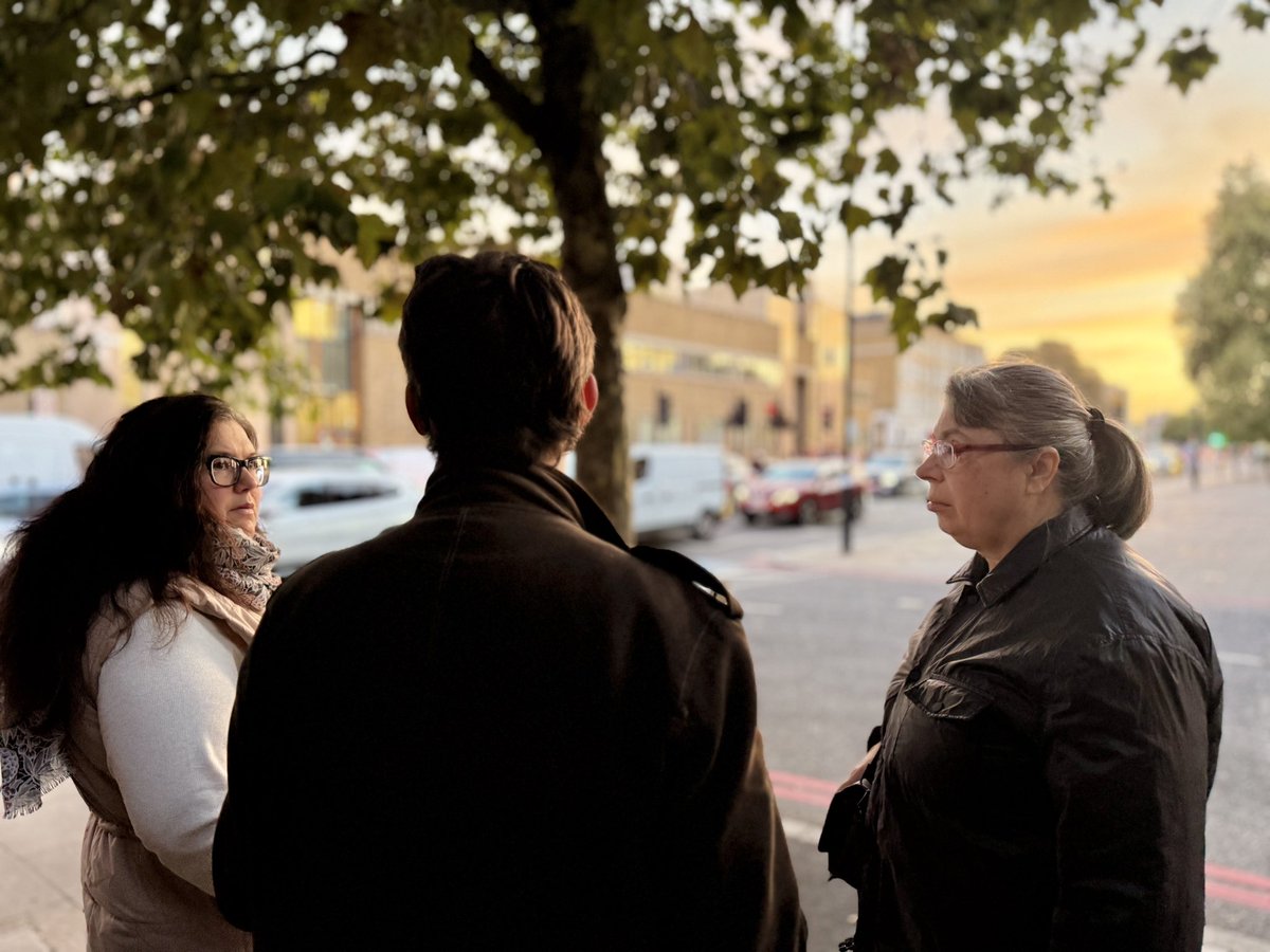 LearnBritain's tweet image. Photos from our evening tour of East London - thanks to the members of London’s Ukrainian community who joined us