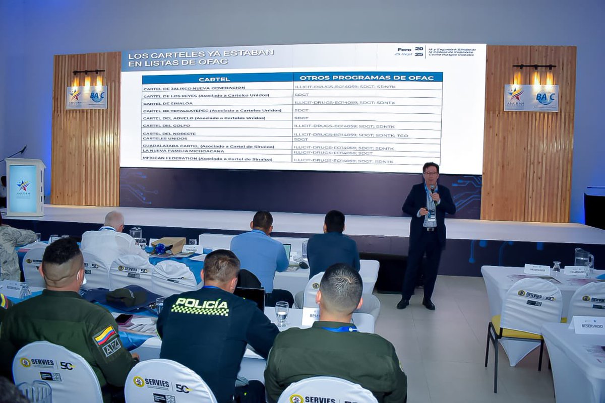 bascbquilla's tweet image. #AEstaHora en el #ForoBASCyAMCHAM #AlbertoLozano CEO de Infolaft, en su conferencia “EE. UU. redibuja el mapa del Compliance: lo que su empresa necesita saber hoy” comparte estrategias para proteger tu operación frente a nuevos desafíos legales.