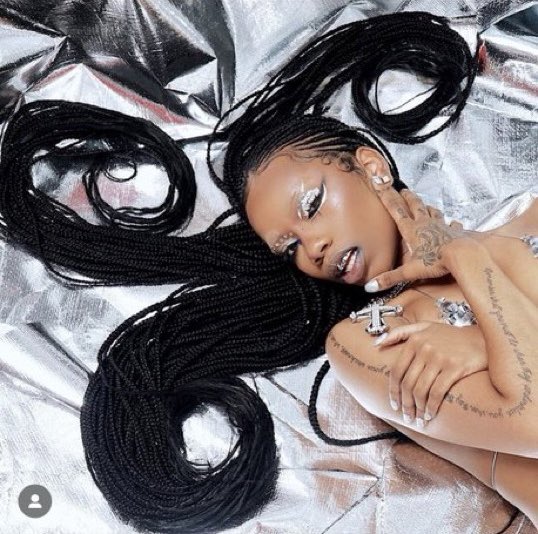 mia golds 𓂃✰ tweet media