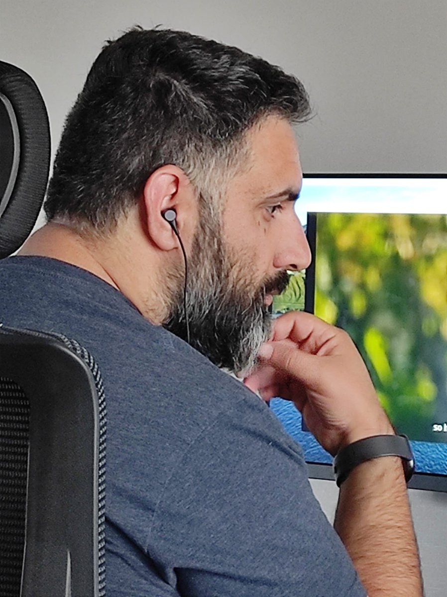 hectorivand's tweet image. I’ve published 210+ technical articles on cloud, SaaS, DevOps &amp;amp; databases at cduser.com

Now opening slots to write blogs that mix technical depth with business impact.

DM me or find me on Fiverr → lnkd.in/da_f4SK3
#TechWriting #OpenToWork
