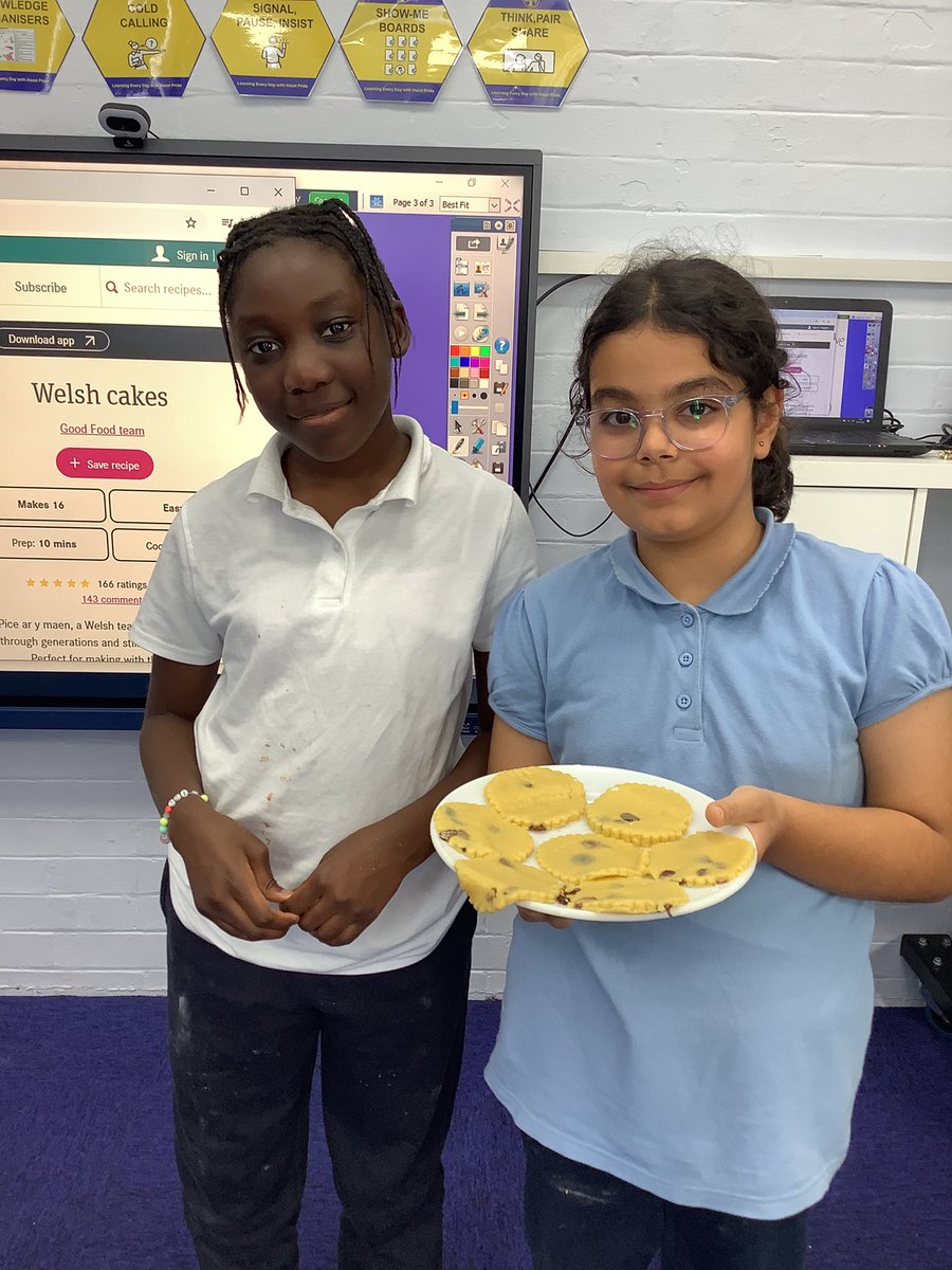 The BEST part was making and eating delicious Welsh cakes 🥮😋🏴󠁧󠁢󠁷󠁬󠁳󠁿 #DayOfLanguages <a href="/HazelSchool/">Hazel Community Primary School</a> <a href="/MmeChettleCully/">Mme Chettle Cully HCPS</a>