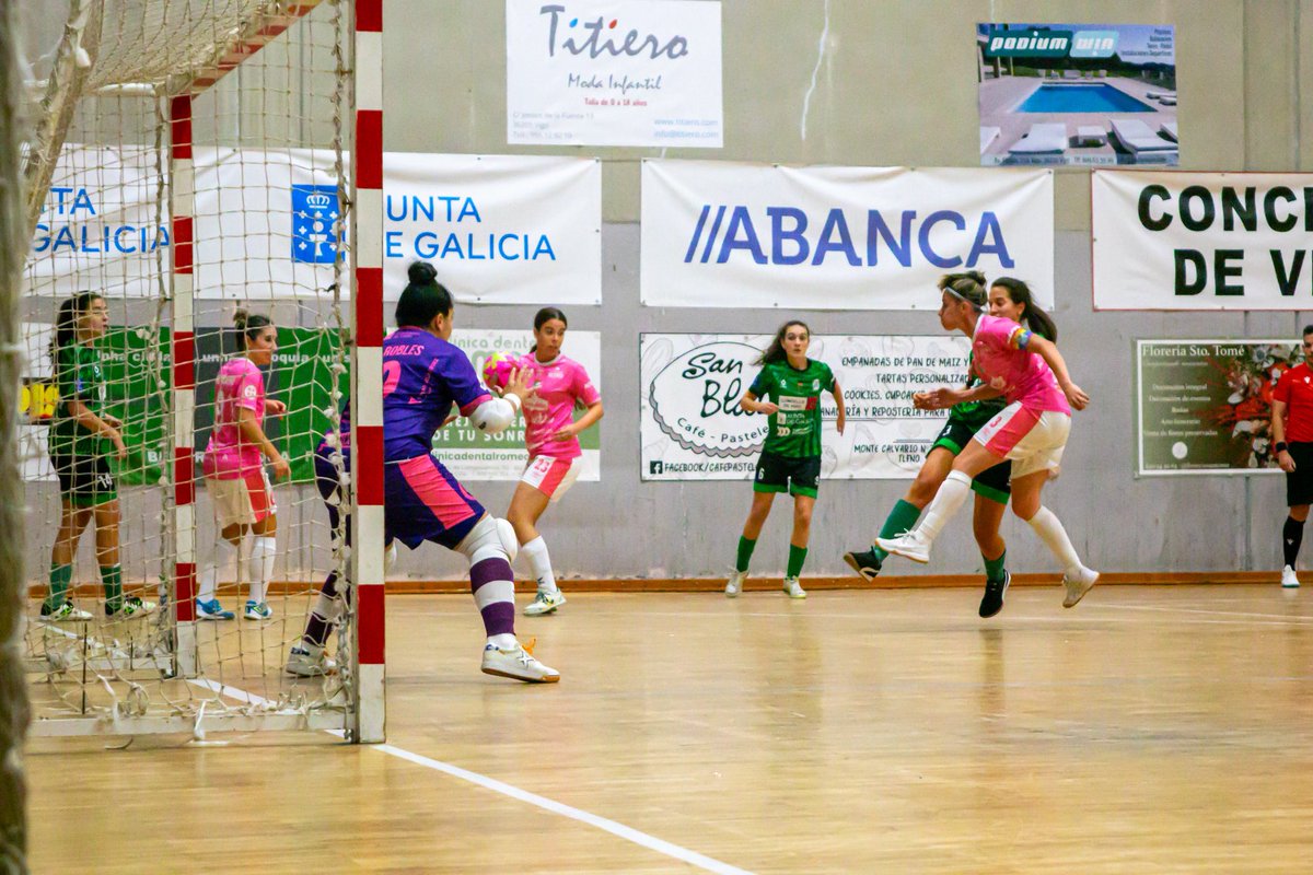 💚✨ <a href="/ElisaSandia/">🍉 • Elisabeth Robles • 🍉</a> vuelve a las pistas. 

Después de meses de esfuerzo, paciencia y sacrificio, nuestra jugadora vuelve a las pistas tras superar una dura lesión de LCA.

Foto: Bembrive
