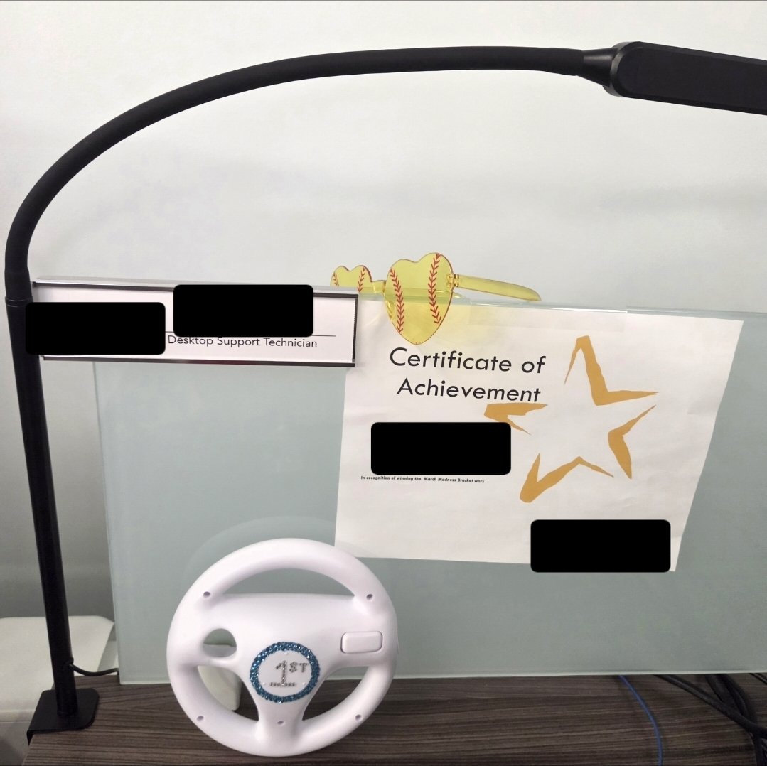 I don't talk about IRL stuff often on here, but one year ago today I started my first full time job after graduating college. I've had an amazing experience with this company so far and I hope the future is even better 💯