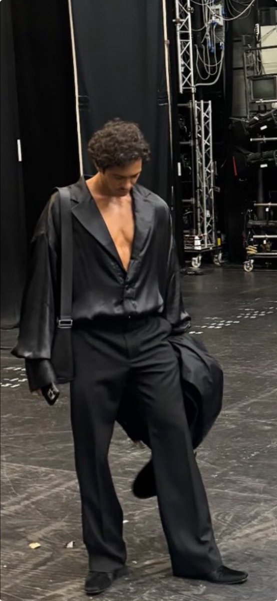 Questo outfit pazzesco 🖤🧡