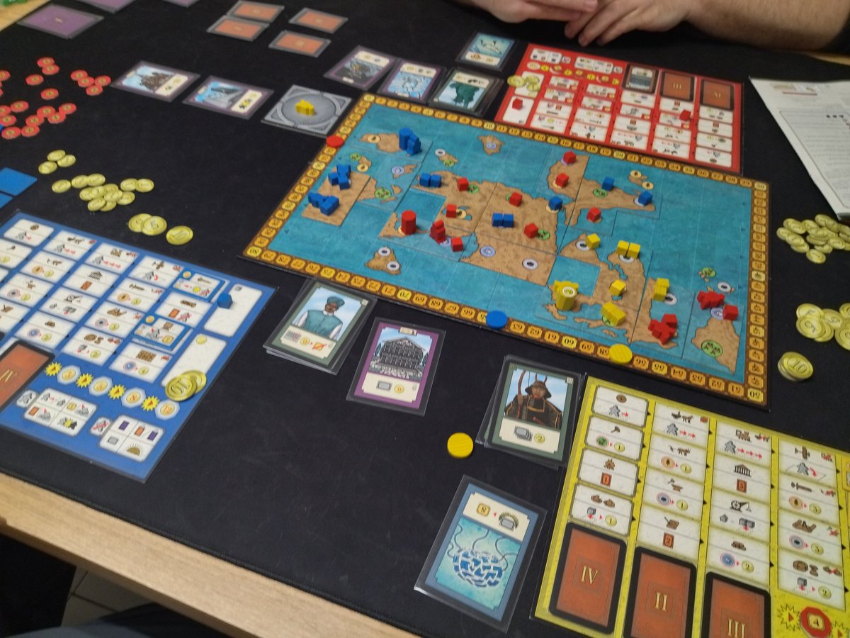 Tarde en <a href="/enclavedejuego/">Asociación Enclave de Juego</a> a #LasEdadesdeOro de Strongold Games y editado por <a href="/MasQueOca/">MasQueOca</a> .

Primera vez que lo pruebo y la sencillez , rapidez y dinámicas me han encantado. Ideal para jugar rápidamente a un 4X que no te lleve toda la tarde.

#bgg #boardgames #juegosdemesa #oviedo