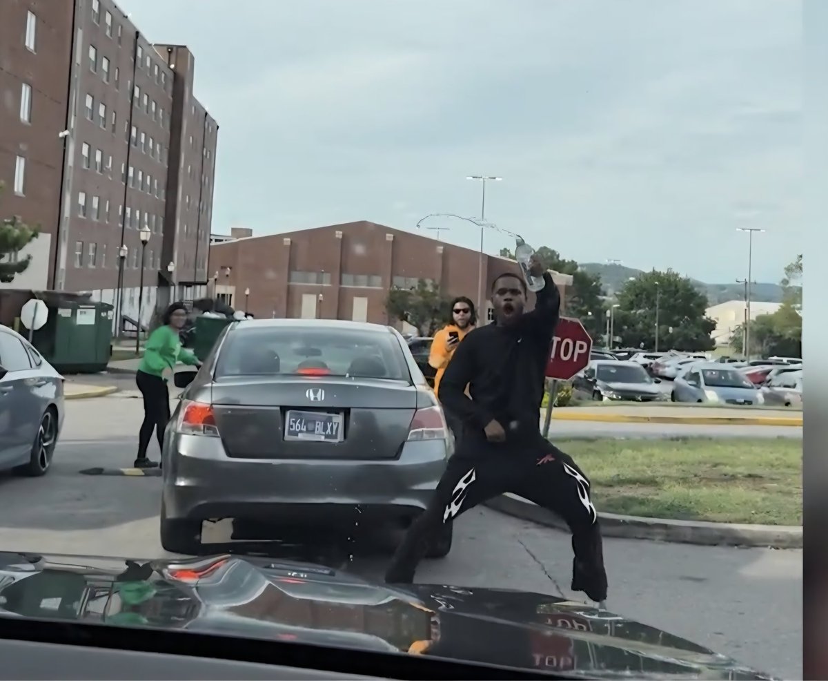 OrydPK's tweet photo. @sampson_iv @AcrossTheAisle9 @LukeDuke75146 @DesireeAmerica4 They didn't "get their ass off campus" these scholars made them fear for their safety and security escorted them. https://t.co/mwHwXOd2x2